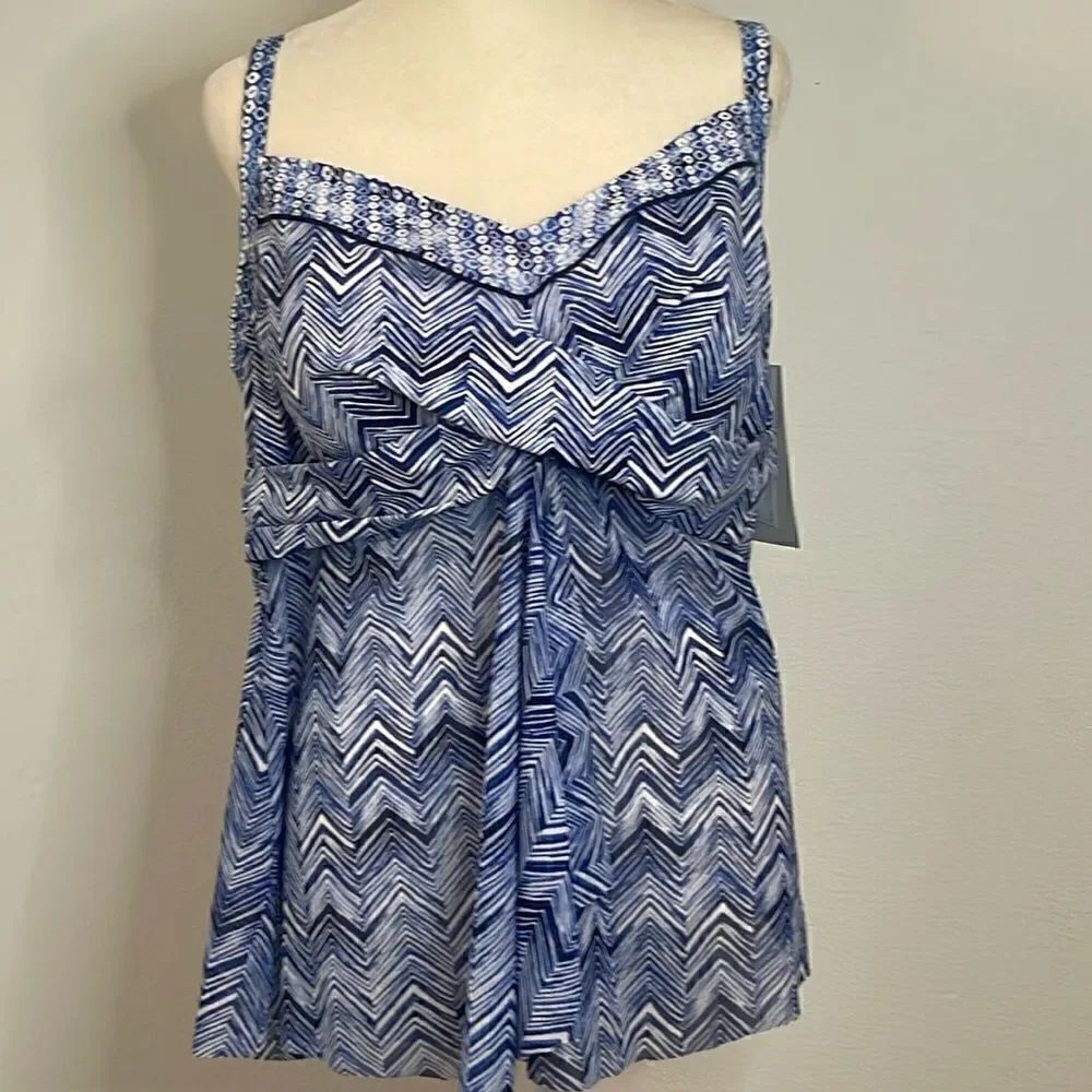 Christina swimwear tank top. Size 2X. NWT. Adjustable straps.